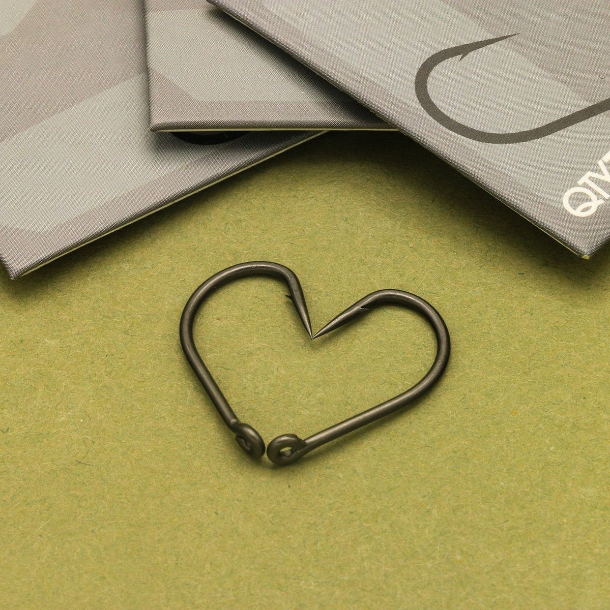 CASSIEN-Surrender-Conti-Hooks